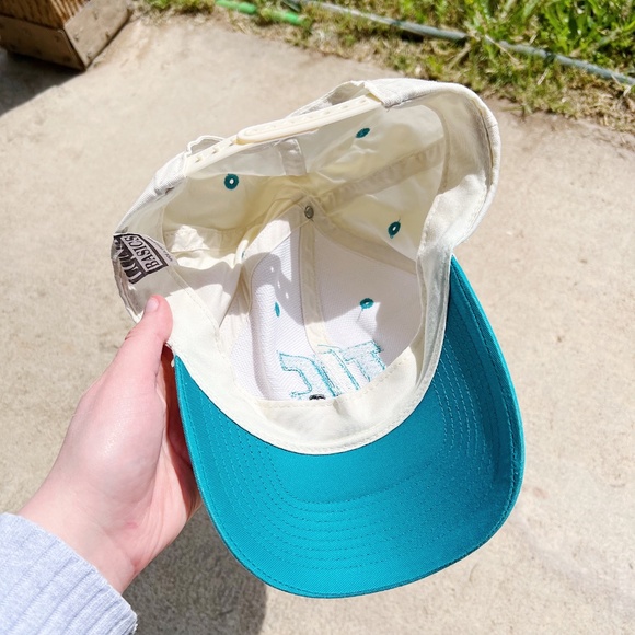 Vintage TIC Powered By People Hat - Picture 4 of 9